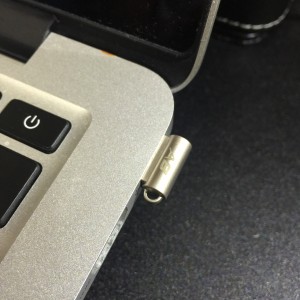 極小USBメモリ