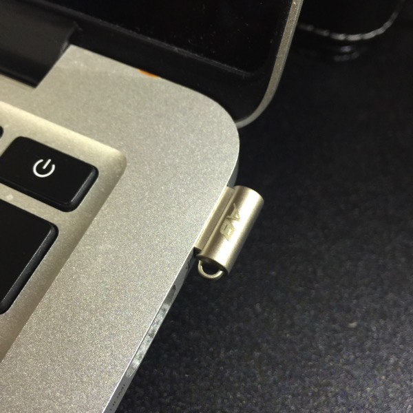 極小USBメモリ4