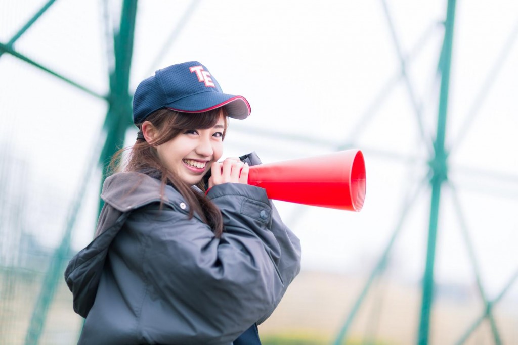 笑顔で僕を励ましてくれる女子マネージャー