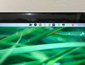 MacBookProの液晶ディスプレイに謎の傷1
