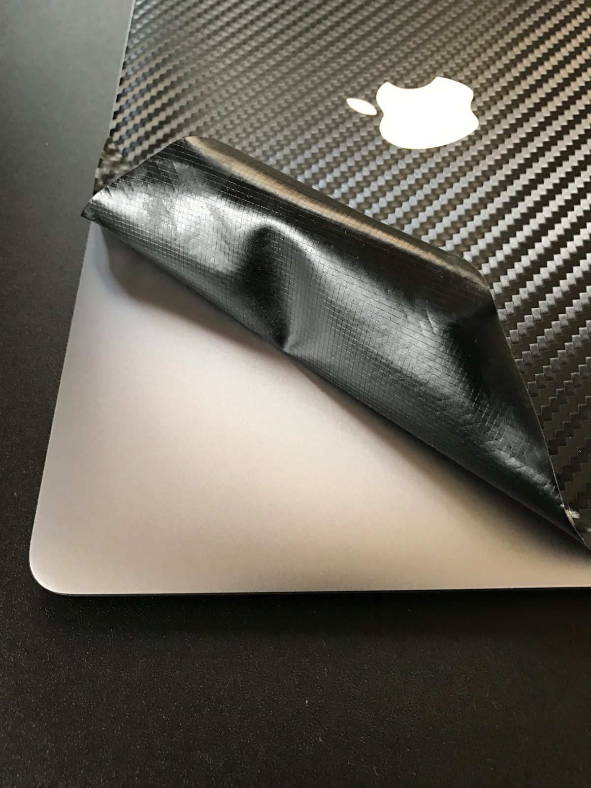 本日の目玉 wraplus MacBook スキンシール ブラック