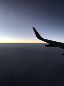 夕日が落ちそうな時の上空からの写真