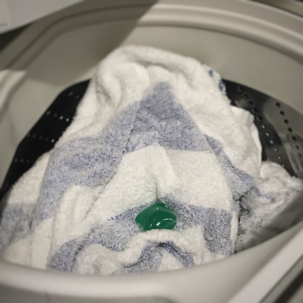 洗濯用洗剤をジェルボールにすると 毎回の洗剤量を測る手間がなくなる 2