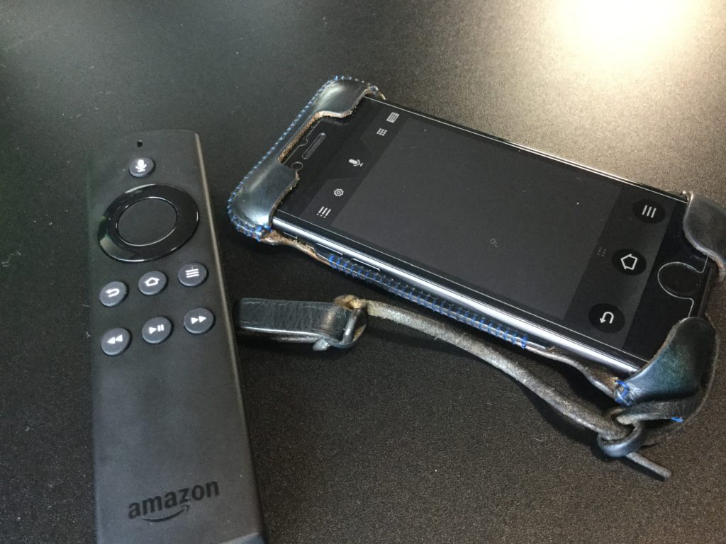 FireTV Stick純正リモコンは、iPhoneアプリ導入で断捨離できる！操作性もアプリの方が良い！