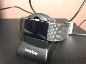 Fitbit Charge 2 充電スタンドをレビュー〜ケーブル型充電器を紛失してしまったので〜