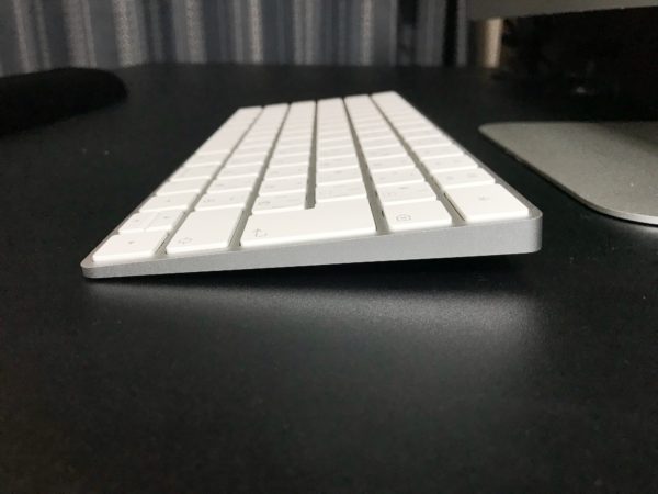 Magic Keyboard レビュー〜打ちにくいから、角度をつけてみた〜