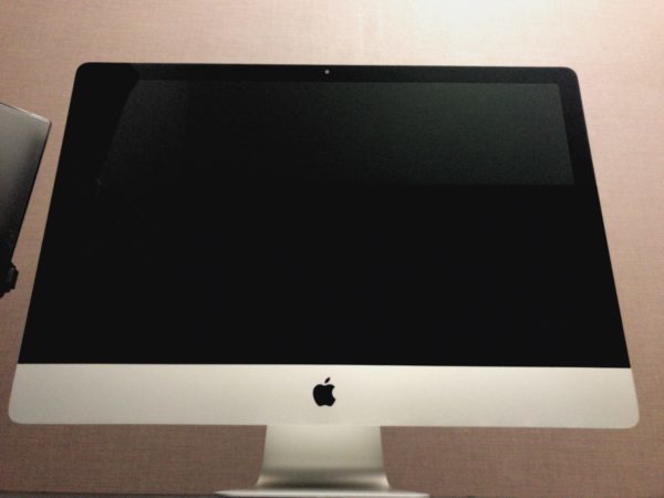 iMacが我が家に来た第一印象！大きい！美しい！つまり、素敵！